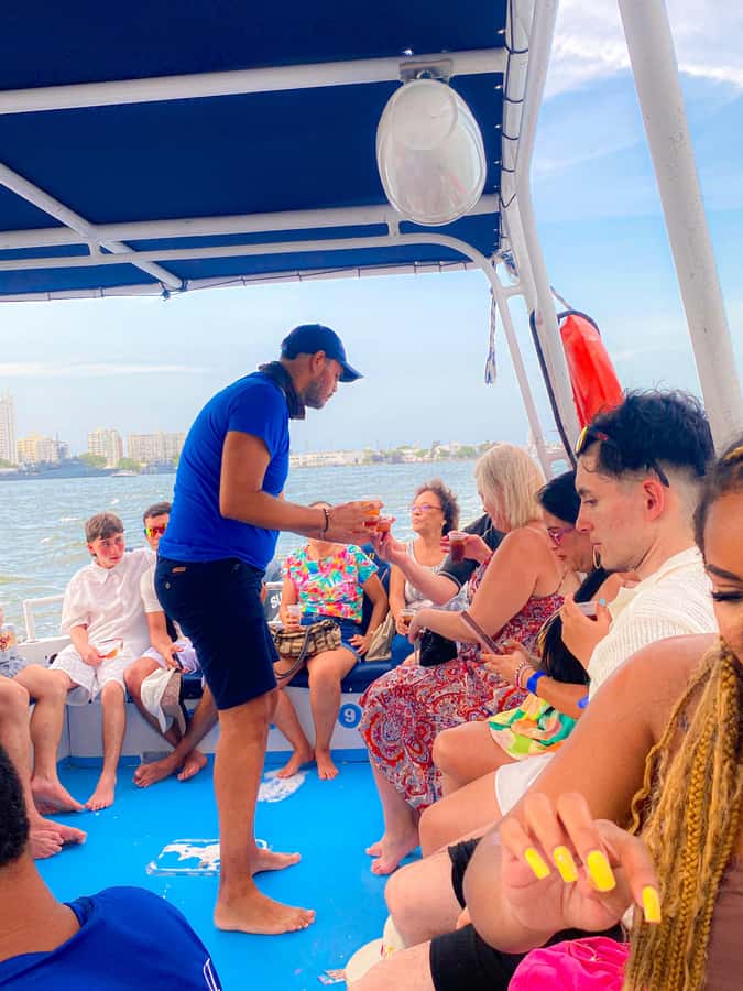 2-hour tour in Cartagena Sunset View in party boat - Open bar specifics: what you can drink (and how the refills feel)