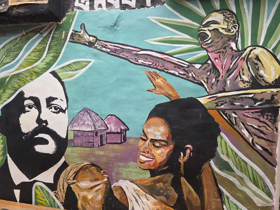 3-in-1 Panoramic city tour Bogotá-beyond the traditional - San Felipe art district: a short walk with real payback