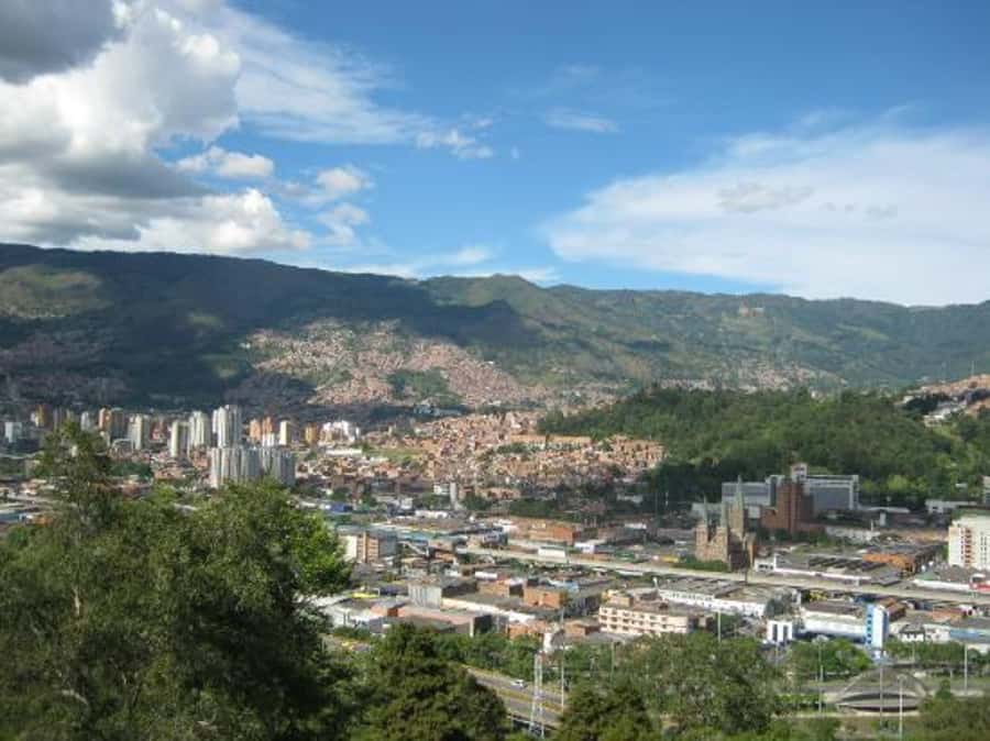 4-Hour Medellin, Envigado & Sabaneta Three County Tour - What makes the guide matter on this tour (Andres, Ana, Gustavo)
