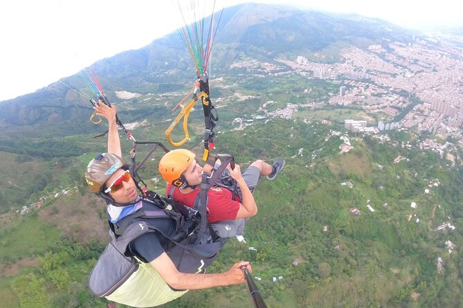 4 Hours Paragliding C13 with Transportation - Who should book this and who should pause
