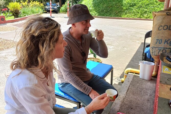 5-Hour Coffee and Pablo Express Mix Tour in Medellín - Stop 2 in Medellín: Escobar sites with a facts-first story