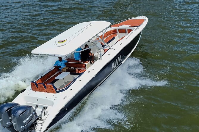 8-hour private tour in a luxurious and fast 41' AWA boat - Islas del Rosario and Barú: building your own day out there