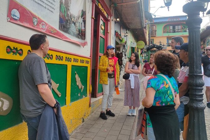 90 Minute Walking Tour of Guatapé - Route Two: Los Zócalos and the art of everyday stories