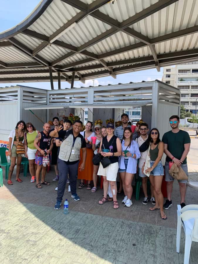 A Pearl In The Caribbean-walking tour in English - Plazoleta de jugos: your fruit class, then 100% natural juice