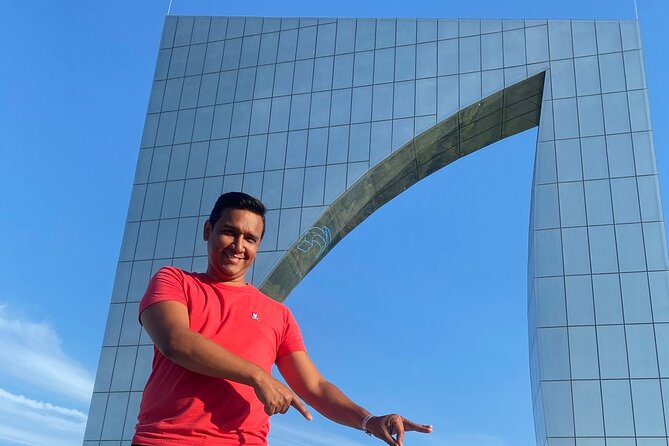 Adventure in Barranquilla and Santa Marta from Cartagena - Malecón León Caridi and Shakira’s Statue, Plus a Quick Caribbean Food Moment