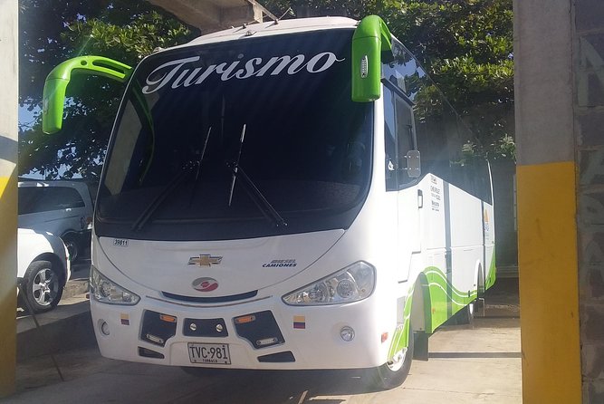 Airport Air Conditioning Bus transfer - Finding the bus at the airport exit, with a name sign that saves time