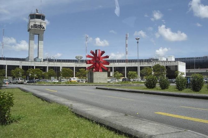 Airport Pickup OR Drop Off in Medellín Private Service - Medellín Hotel Pickup: Door-to-Door Without the Guesswork