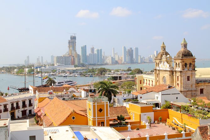 An essential Colombian Tour to Bogota, Medellin and Cartagena 8-Day - Day 3 in Medellín: Comuna 13 by metrocable plus Museum of Antioquia