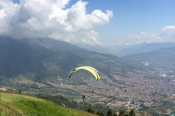 Andes Paragliding Tour from Medellin - Round-Trip Flow: From Landing Back to Your Bed