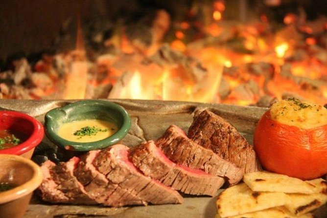 Andrés Carne de Res Chía: VIP Entry with Cover & Welcome Cocktail - Language, group style, and who this suits best