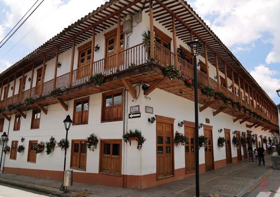 Antioquia’s Villages: El Retiro, La Ceja, and More - San Antonio de Pereira: lunch that fuels you, then desserts that do the talking