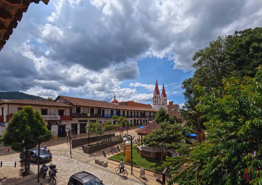 Antioquia’s Villages: El Retiro, La Ceja, and More - El Carmen de Viboral: pottery workshops and the fine-art souvenir problem
