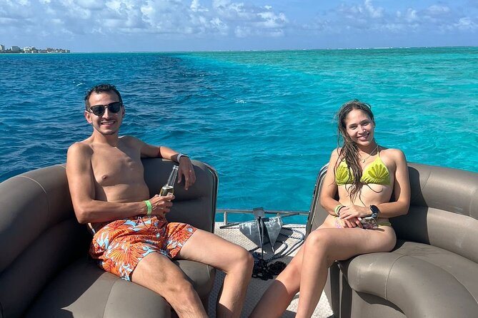 Bahia Tour, visit to the aquarium, bathing stops in San Andres. - White Watta wraps the day near Ibiza and Franz floating bars
