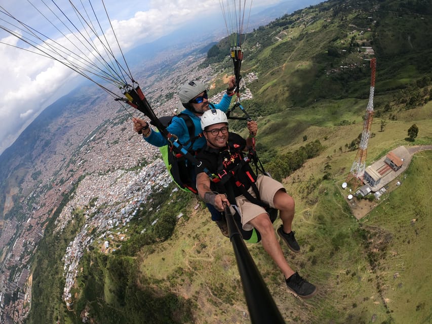 Bello: Paragliding in Medellín - Takeoff and landing: what usually happens, and what changes if the wind shifts