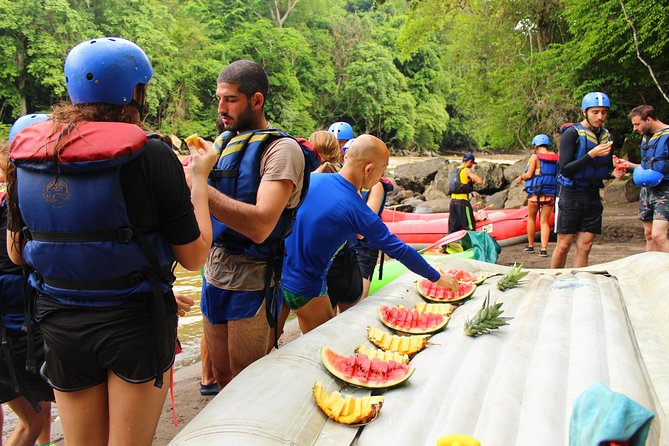 BEST White Rafting in Colombia Suarez 4/5 - The 5-hour flow, from pickup to 10 km of rapids