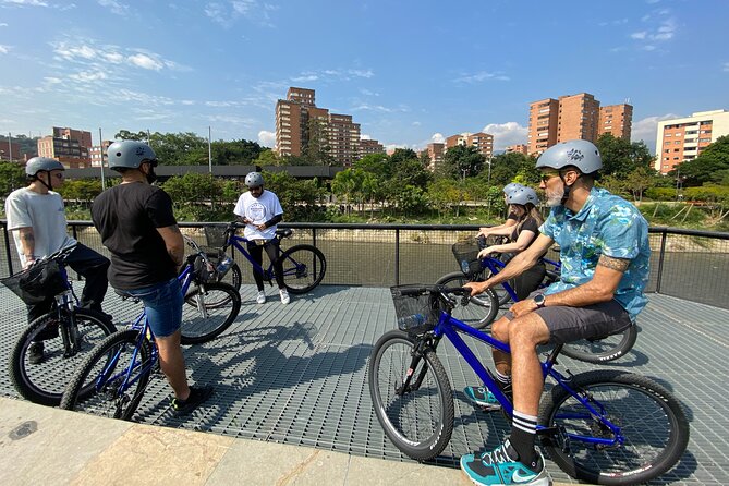 Bike City Tour Medellin With Snack and Organic Coffee - Stop 3 and Stop 4: Centro Administrativo La Alpujarra and Plaza Cisneros