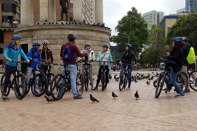 Bike Tour in Bogota Historical Sites and Fruit Market - The historical center loop: Bolívar Square to Independence Museum