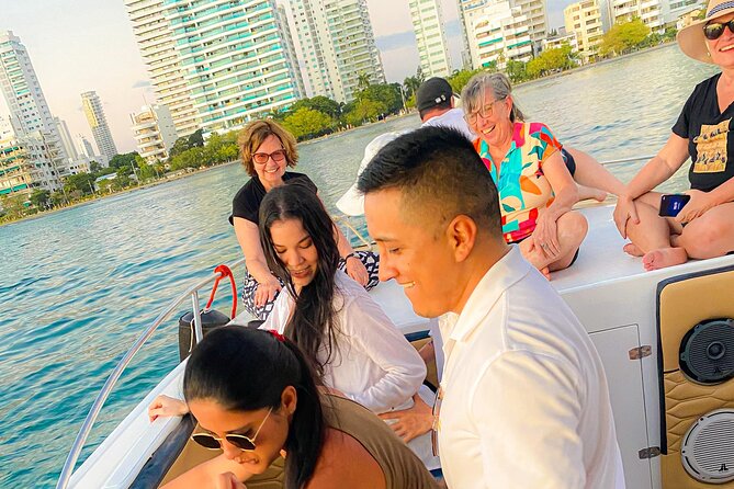 Boat Party in the Bay of Cartagena with Open Bar - The open bar: what you get (and what you should not expect)