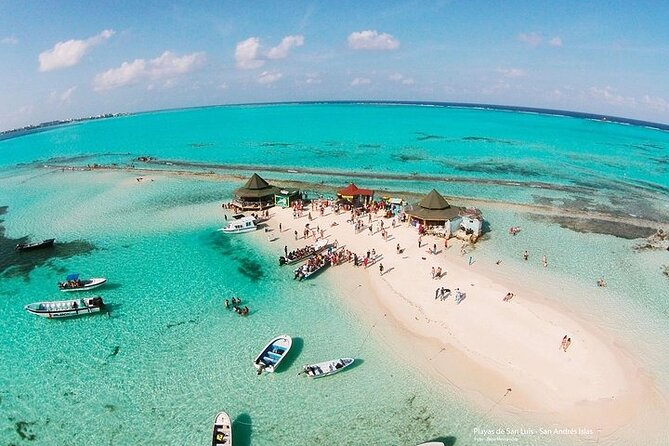 Boat Tour to Johnny Cay & Aquarium in San Andres Island - A half-day boat loop around San Andres best water-and-sand stops