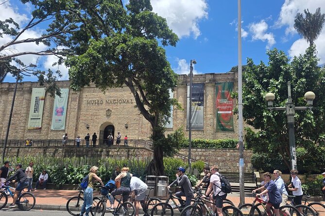 Bogotá Bike Tour - Carrera Septima, Independence Park, and the Big-City Squares