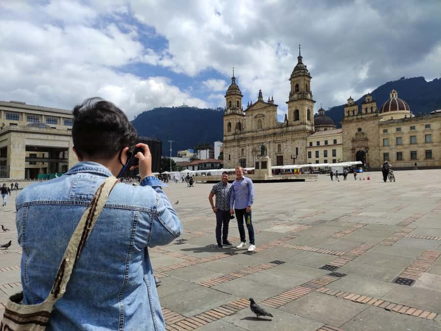 Bogotá: Candelaria Tour with Cacao and Coffee Workshop - Latte art practice, the hands-on part that sticks with you