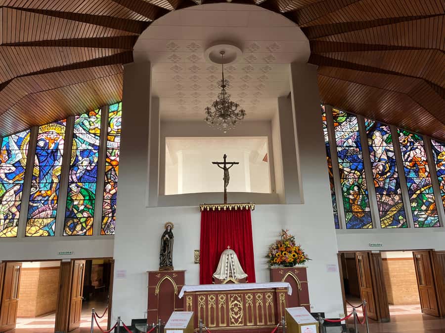 Bogotá: City Tour, Monserrate, Gold Museum, Plaza de Bolivar - The guide factor: why patient, flexible guiding shows up in your day