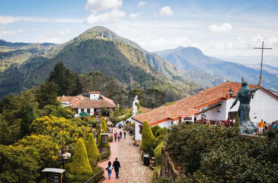 Bogotá: City Tour, Monserrate, Gold Museum, Plaza de Bolivar - La Candelaria and Chorro de Quevedo: the old Bogotá mood in walkable form