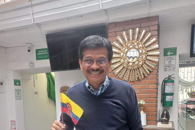 Bogota city tour private, flexible and exclusive, up to 6 travelers - La Puerta de la Catedral tasting stop: a structured way to try Colombian flavors