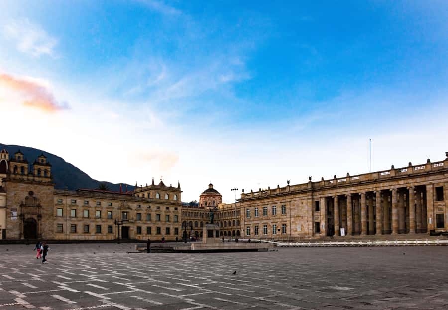 Bogotá: City Tour with Monserrate Hill, transfers and guide - Should you book the Bogotá city tour with Monserrate?