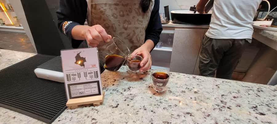 Bogota: Coffee Tour, Filtration and Espresso Experience - Filtration Session: Chemex and V60 and What to Taste for