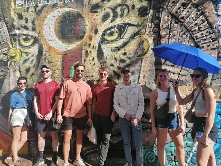 Bogotá: Graffiti Tour el mejor recorrido de arte urbano - Who should book this graffiti tour in Bogotá?