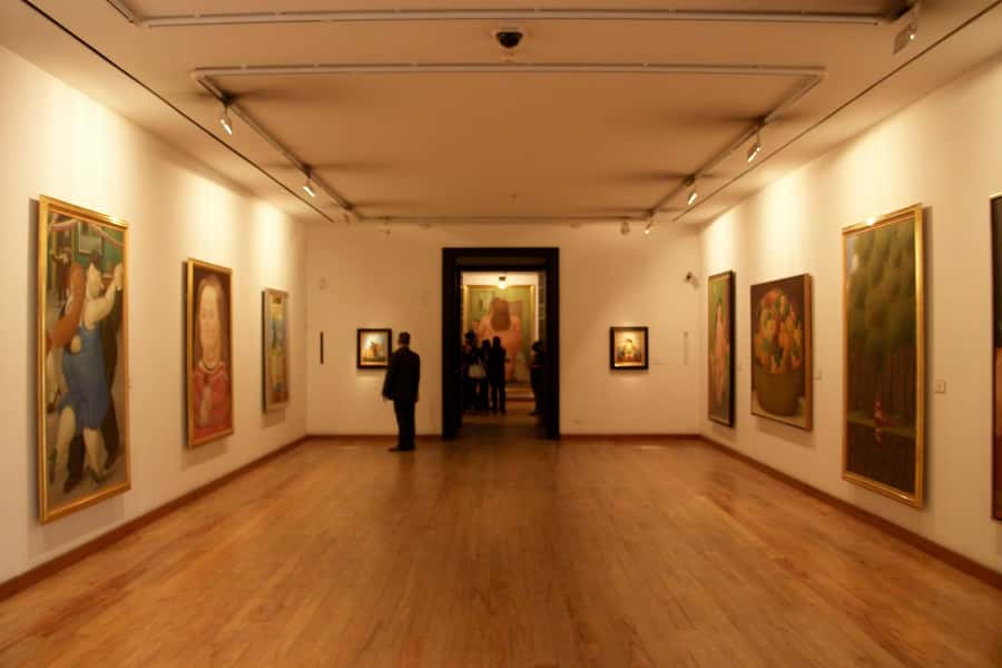 Bogotá: Grand City Tour with Monserrate, Usaquén and Lunch - Guides: why the human factor makes or breaks the day