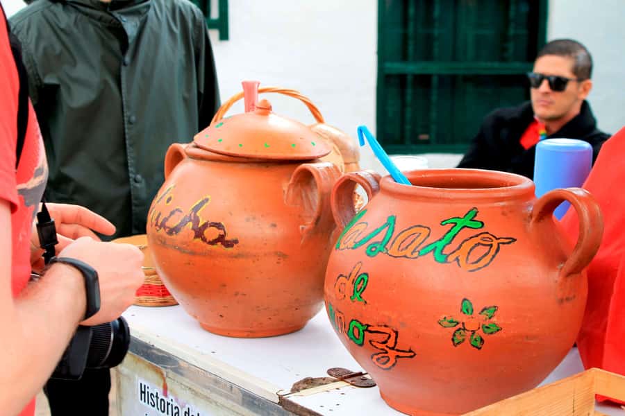 Bogota: La Candelaria Highlights Walking Tour - Where the Tour Starts: Café Pasaje and Plazoleta del Rosario