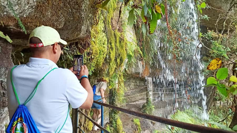 Bogota: La Chorrera Waterfall Guided Hike and Guadalupe Hill - From Bogotá to cloud forest fast, without a complicated plan