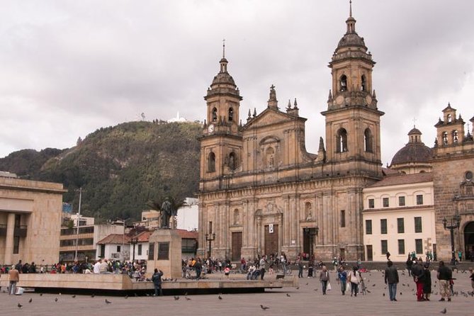 Bogotá Layover: Private 4-6 Hour Flexible City Tour - Lunch, Coffee, and Local Stops: How the Guide Makes It Feel Less Like Transit