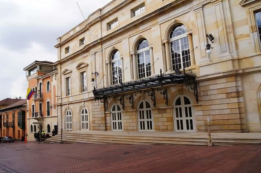 Bogota : Must-See Sites Walking Tour With a Guide - Chorro de Quevedo to La Candelaria: where your Bogotá orientation starts