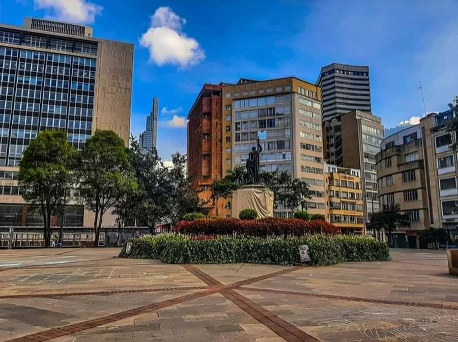 Bogota : Must-See Sites Walking Tour With a Guide - Chicha bar stop and market fruits: tasting culture with fewer guesses