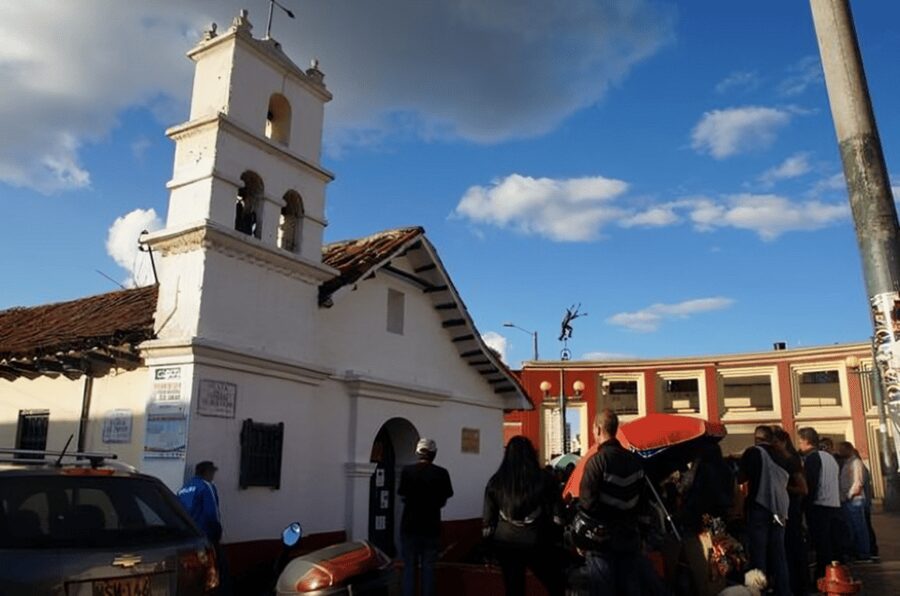 Bogota : Must-See Sites Walking Tour With a Guide - Who this tour suits best (and who might want a different option)