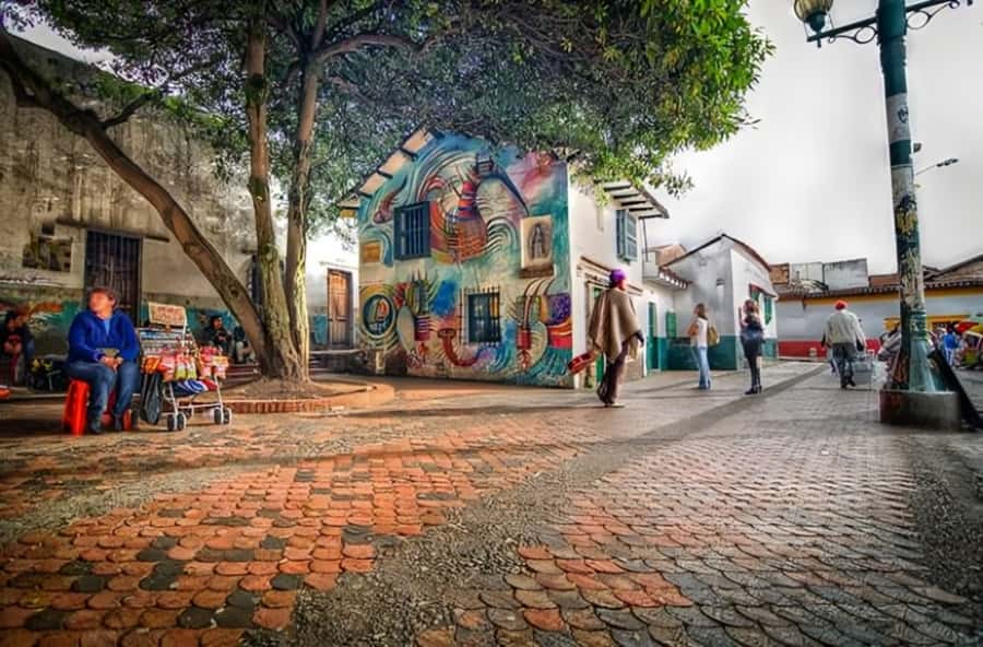 Bogota : Must-See Sites Walking Tour With a Guide - Should you book this Bogotá walking tour with a guide?