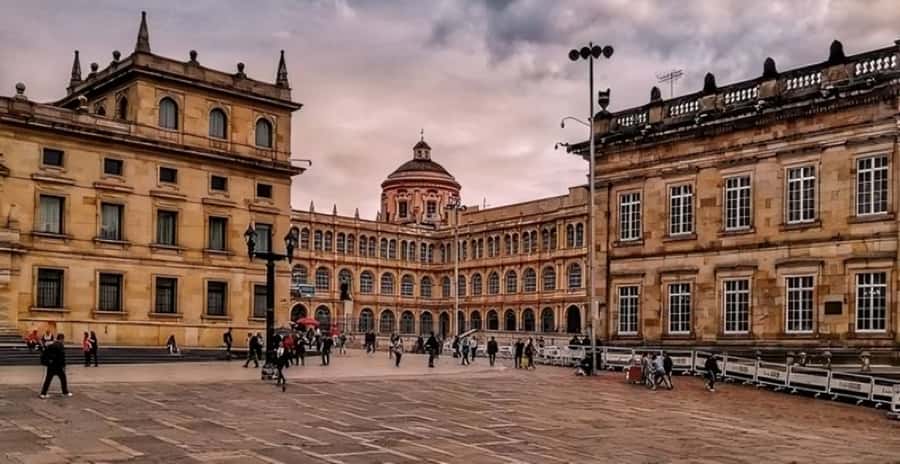 Bogota : Must-See Sites Walking Tour With a Guide - Old streets, colonial corners, and street art you can actually interpret