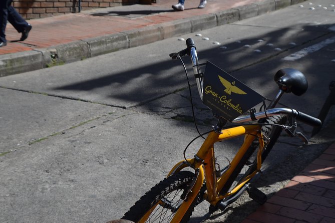 Bogotá Private Bike Tour with Transportation - Seventh Avenue: The Commercial Lifeline North to South