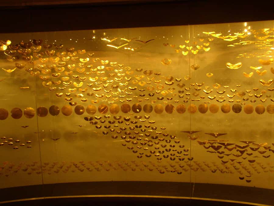 Bogotá: Private Candelaria Walking Tour and Gold Museum - Key highlights you will actually feel