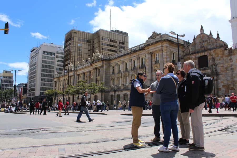 Bogotá: Private Candelaria Walking Tour and Gold Museum - Gold Museum First: 34,000 Pieces of Meaningful Gold