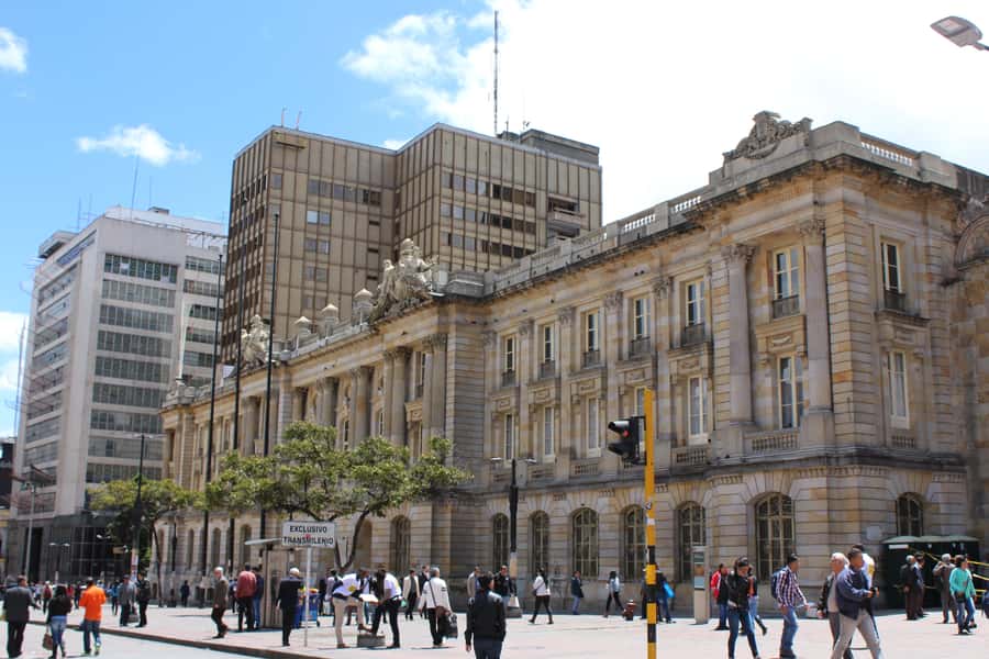 Bogotá: Private Candelaria Walking Tour and Gold Museum - Weather, Shoes, and Getting the Most From All-Condition Days