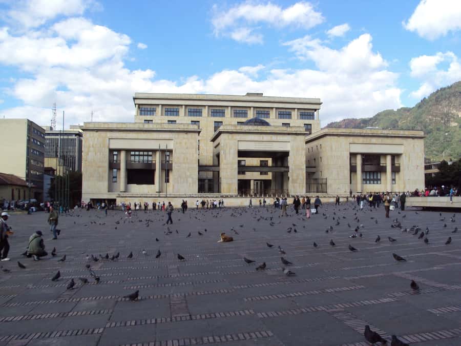 Bogotá: Private Candelaria Walking Tour with Gold Museum - Palace of Justice, Presidential Palace, and the House of the 20th of July