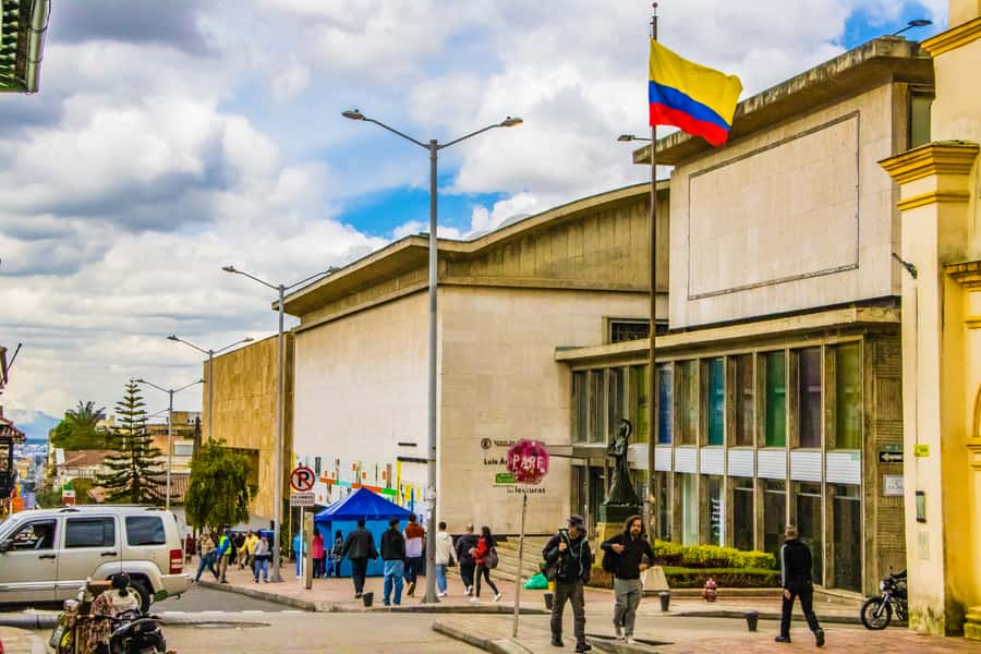 Bogotá: Private Candelaria Walking Tour with Gold Museum - Meeting at Gold Museum Cra. 6 #15-88, Then Getting Oriented