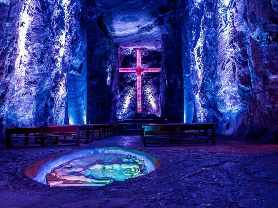 Bogotá: Salt Cathedral and Andrés Carne de res tour! - FAQ