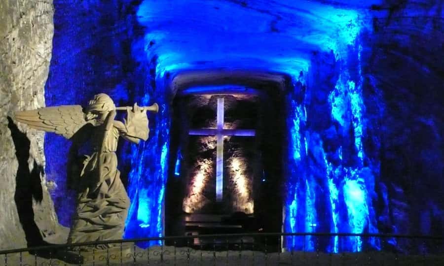 Bogotá: Salt Cathedral and Andrés Carne de res tour! - Walking, temperature, and what to pack for the salt mine