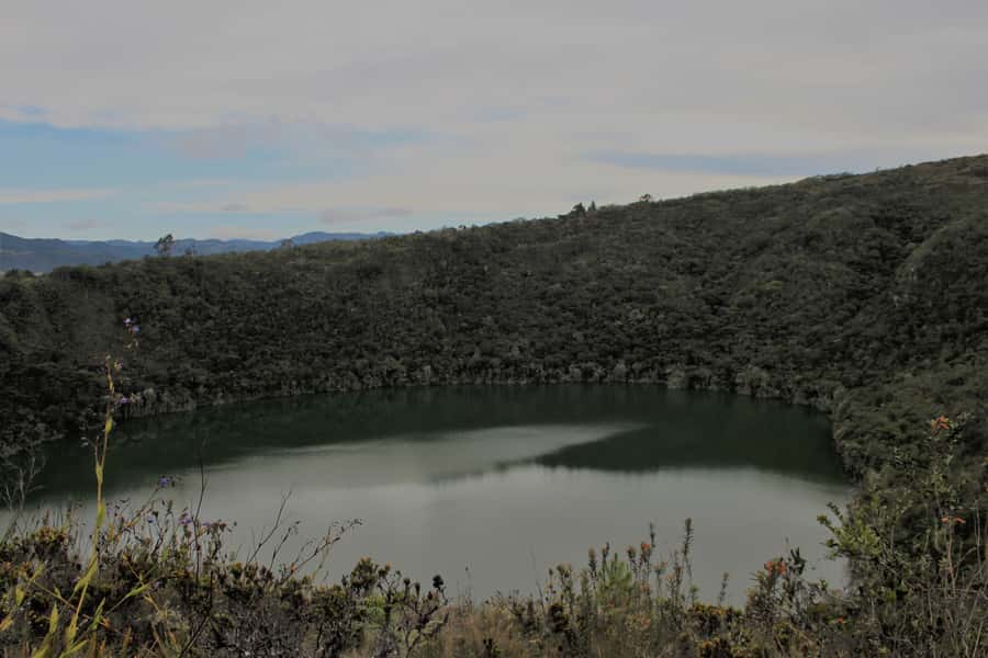 Bogotá: Salt Cathedral & Lake Guatavitá Tour with Lunch - Key highlights you’ll feel all day