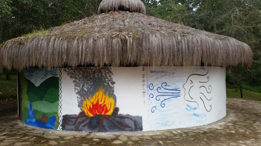 Bogotá: Salt Cathedral & Lake Guatavitá Tour with Lunch - Price and value: is $180 per person fair for this itinerary?